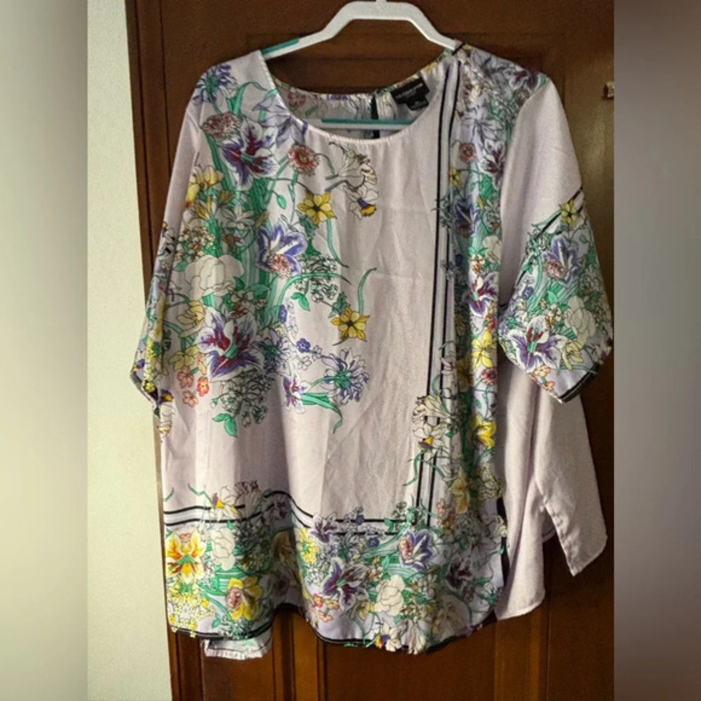 Liz Claiborne Career Womens Blouse Size 3X Purple Floral Short Sleeve